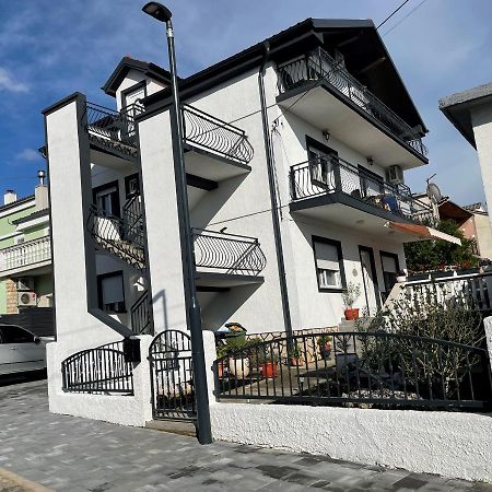 Apartments Kralj Zvonimir Jadranovo Exterior photo